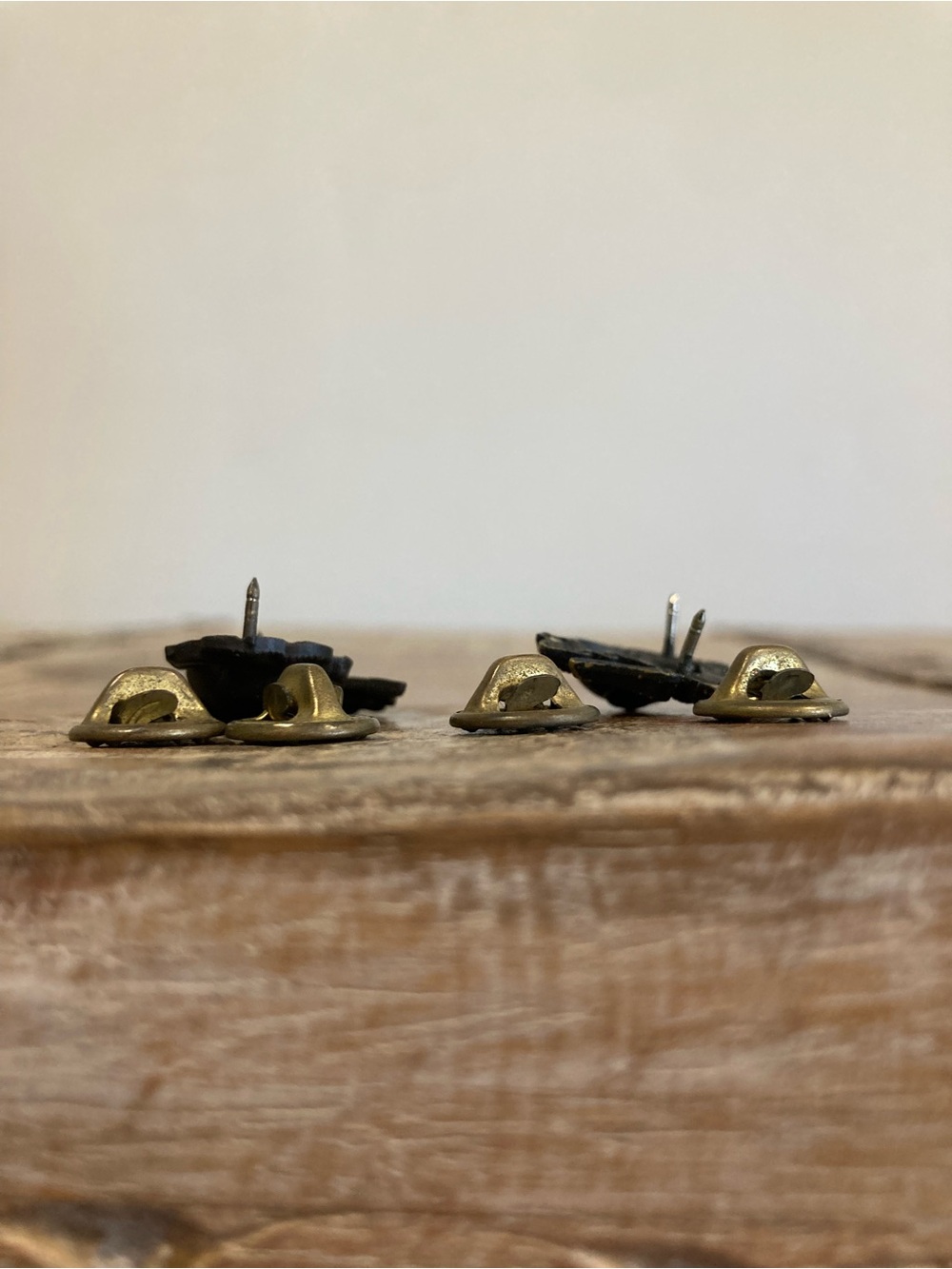 USMC Eagle Globe & Anchor Metal Pins Lot of 2 - Picture 7 of 11